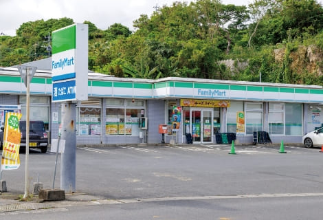 ファミリーマート亀津北店